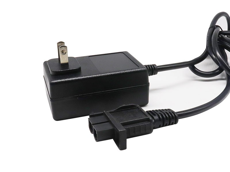12W系列臥式美規(guī)UL帶轉燈充電器